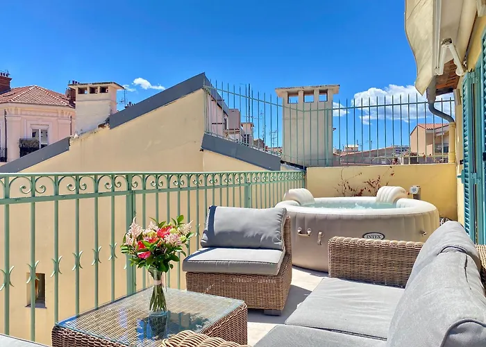 Апартаменты Luxury Duplex Scls - Wifi, Clim, Jacuzzi, Centre *