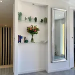 Apartament Luxury Duplex Scls - Wifi, Clim, Jacuzzi, Centre